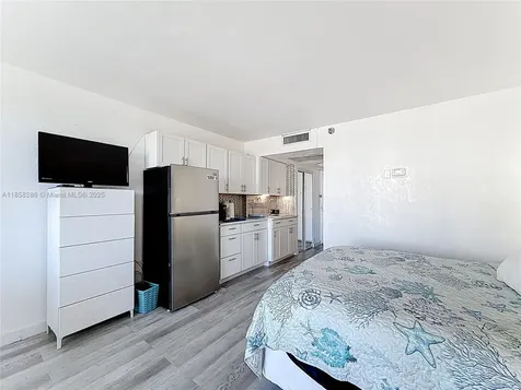 19201 Collins Avenue Sunny Isles Beach FL 33160