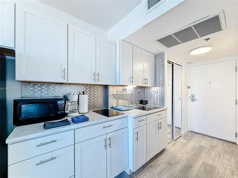 19201 Collins Avenue Sunny Isles Beach FL 33160