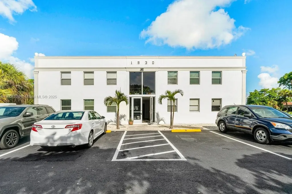 1530 Crescent Circle West Palm Beach FL 33403