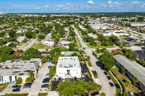 1530 Crescent Circle West Palm Beach FL 33403
