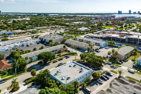 1530 Crescent Circle West Palm Beach FL 33403