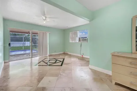 5520 Johnson Street Hollywood FL 33021
