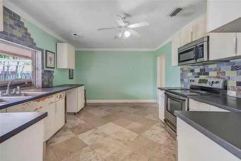 5520 Johnson Street Hollywood FL 33021