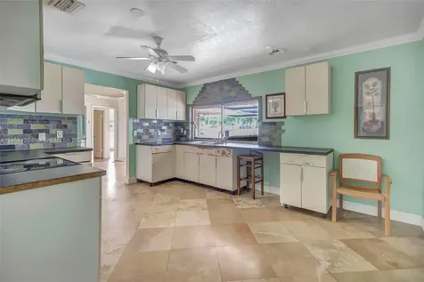 5520 Johnson Street Hollywood FL 33021