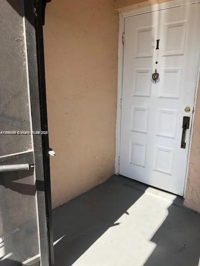 889 Hamilton Drive Homestead FL 33034