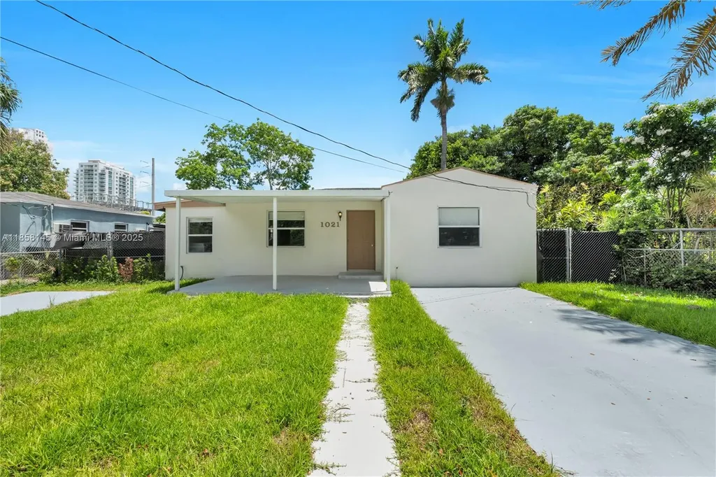 1021 NW 20th Avenue Miami FL 33125