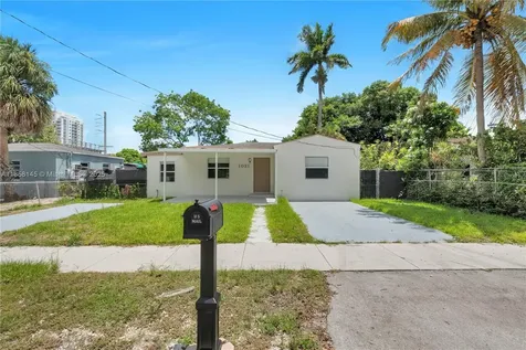 1021 NW 20th Avenue Miami FL 33125