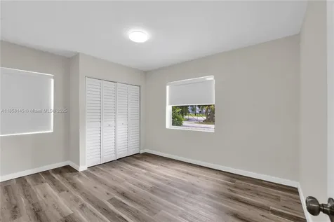 1021 NW 20th Avenue Miami FL 33125