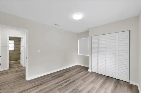 1021 NW 20th Avenue Miami FL 33125