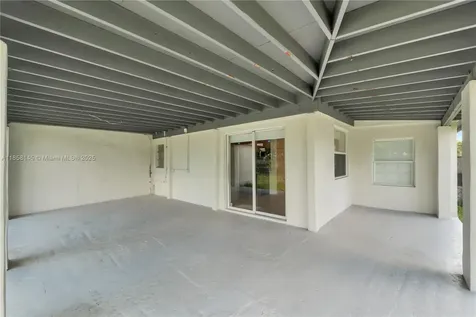 1021 NW 20th Avenue Miami FL 33125
