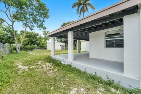 1021 NW 20th Avenue Miami FL 33125