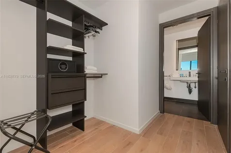 398 NE 5th Street Miami FL 33132