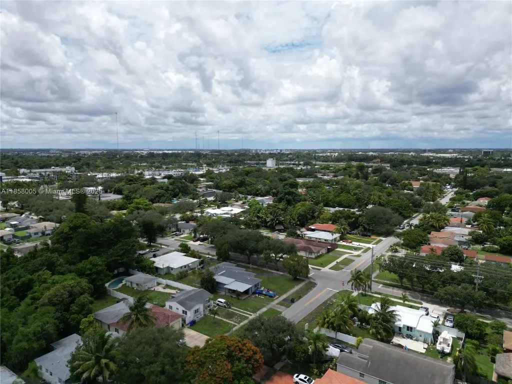 2527 Fillmore Street Hollywood FL 33020