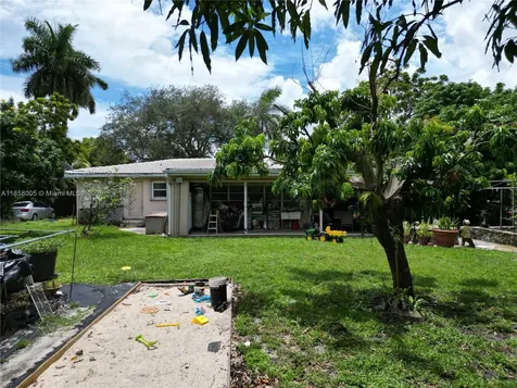 2527 Fillmore Street Hollywood FL 33020