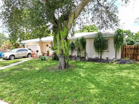 2527 Fillmore Street Hollywood FL 33020