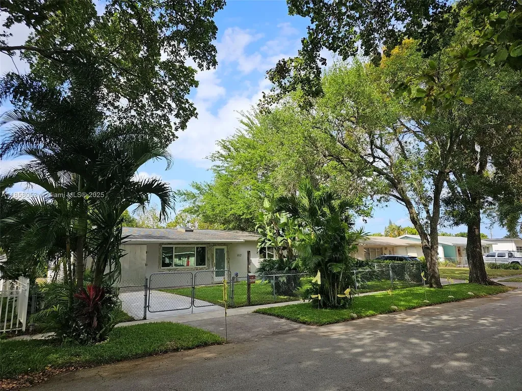 6521 Moseley Street Hollywood FL 33024