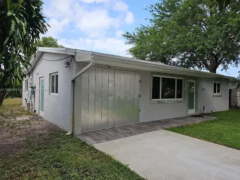 6521 Moseley Street Hollywood FL 33024