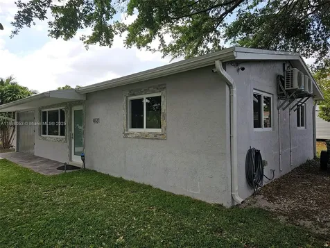 6521 Moseley Street Hollywood FL 33024