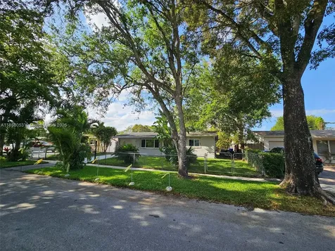 6521 Moseley Street Hollywood FL 33024
