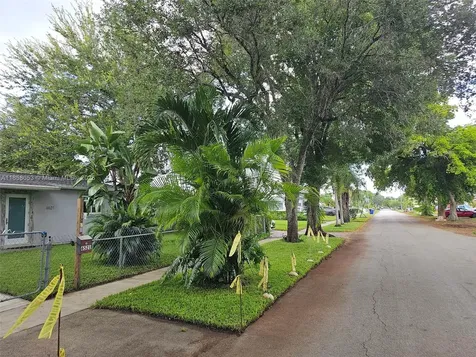 6521 Moseley Street Hollywood FL 33024