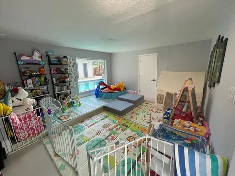 801 Oriole Avenue Miami Springs FL 33166