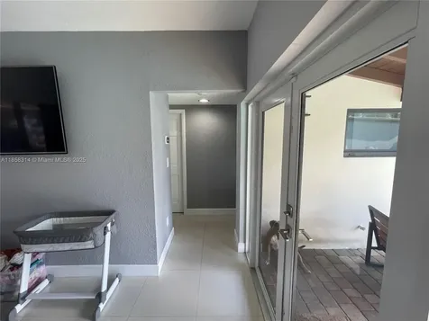 801 Oriole Avenue Miami Springs FL 33166