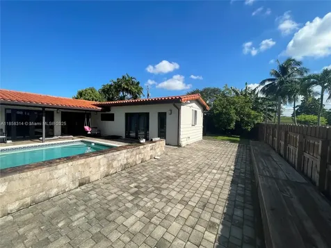 801 Oriole Avenue Miami Springs FL 33166