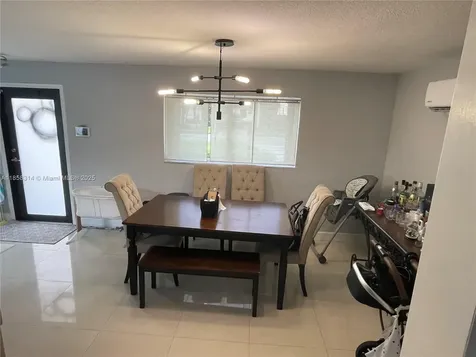 801 Oriole Avenue Miami Springs FL 33166