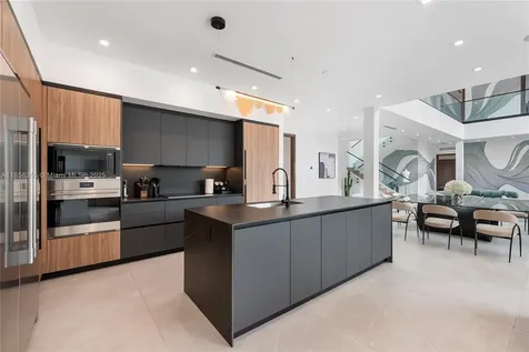 1960 NE 197th Terrace Miami FL 33179