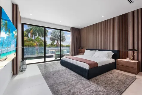 1960 NE 197th Terrace Miami FL 33179