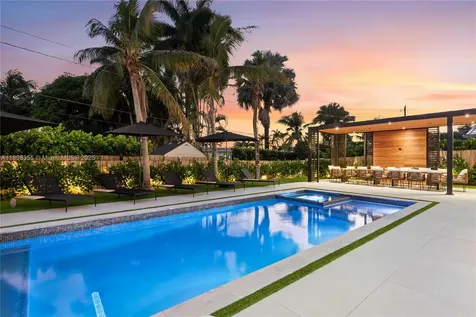 1960 NE 197th Terrace Miami FL 33179