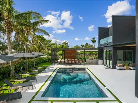 1960 NE 197th Terrace Miami FL 33179