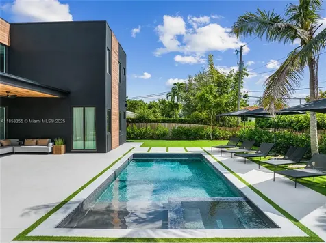 1960 NE 197th Terrace Miami FL 33179