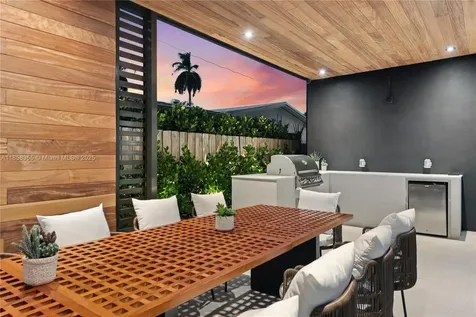 1960 NE 197th Terrace Miami FL 33179