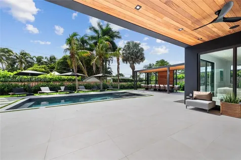 1960 NE 197th Terrace Miami FL 33179