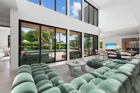 1960 NE 197th Terrace Miami FL 33179