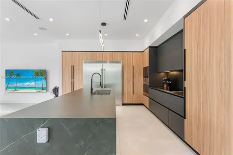 1960 NE 197th Terrace Miami FL 33179