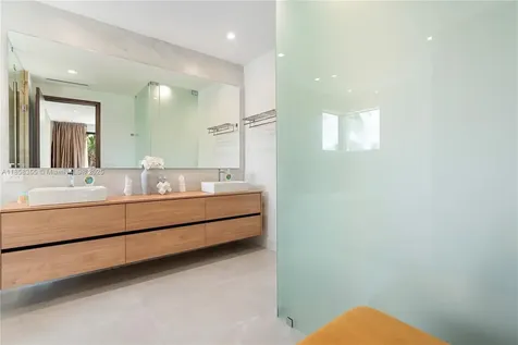 1960 NE 197th Terrace Miami FL 33179