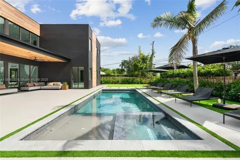 1960 NE 197th Terrace Miami FL 33179
