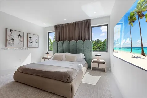 1960 NE 197th Terrace Miami FL 33179
