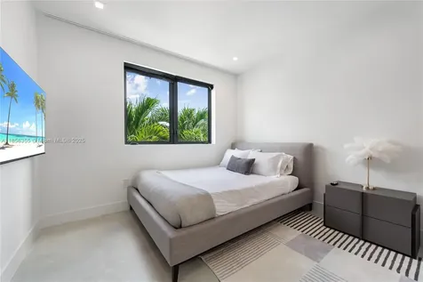 1960 NE 197th Terrace Miami FL 33179