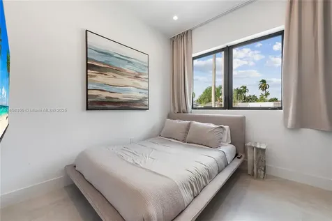 1960 NE 197th Terrace Miami FL 33179