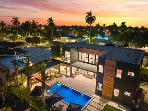1960 NE 197th Terrace Miami FL 33179