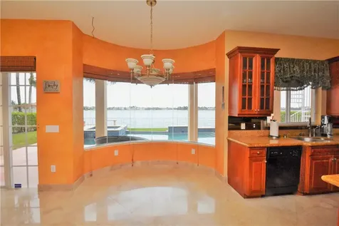 Miami Beach FL 33139