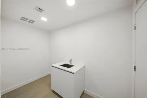 Miami Beach FL 33139