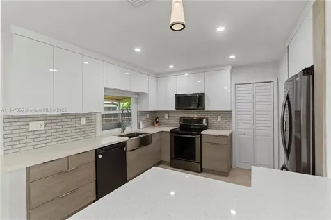 8560 NW 16th Street Pembroke Pines FL 33024