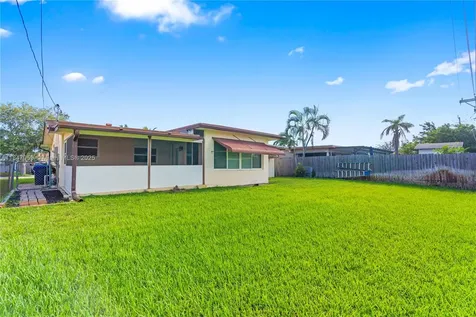 8560 NW 16th Street Pembroke Pines FL 33024