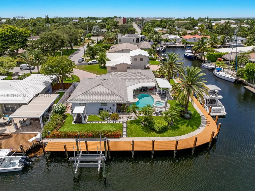 2681 NE 9th Court Pompano Beach FL 33062