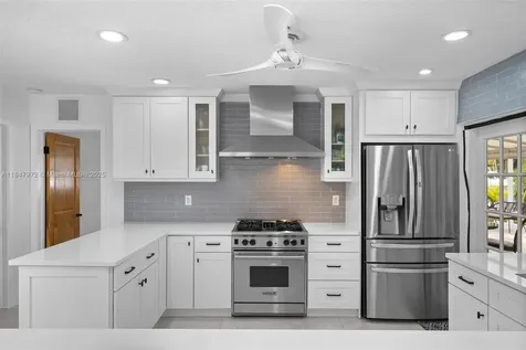 2681 NE 9th Court Pompano Beach FL 33062