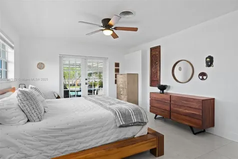 2681 NE 9th Court Pompano Beach FL 33062